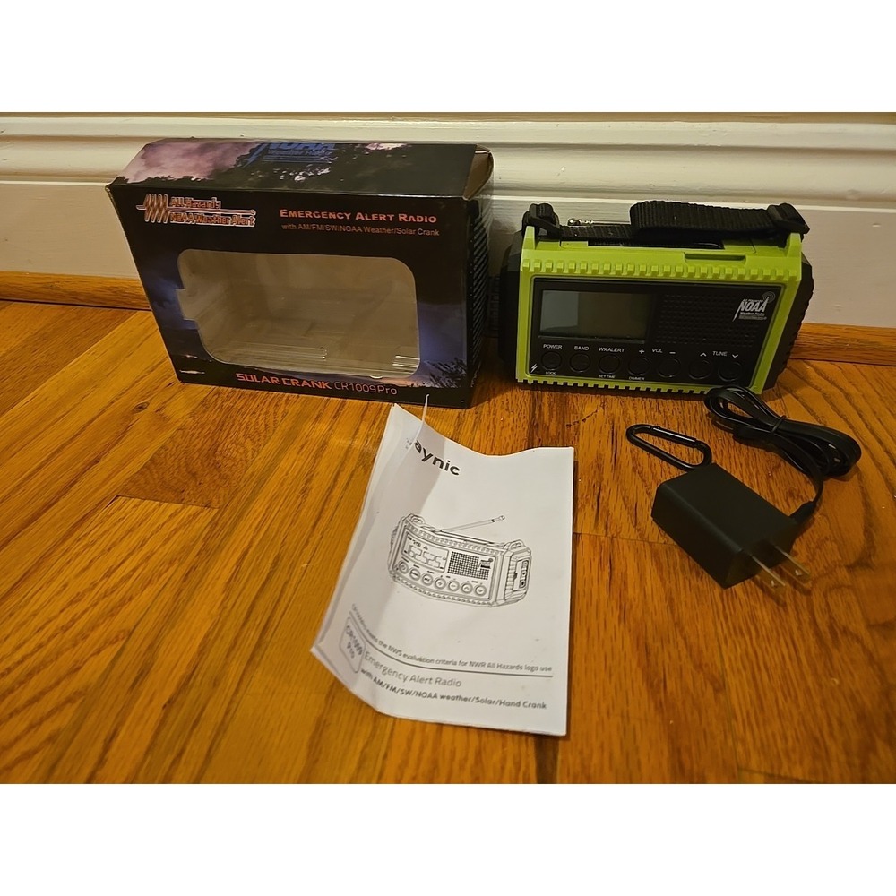 Emergency Radio Raynic 5000 Weather Radio Solar Hand Crank AM/FM/SW/NOAA - Green